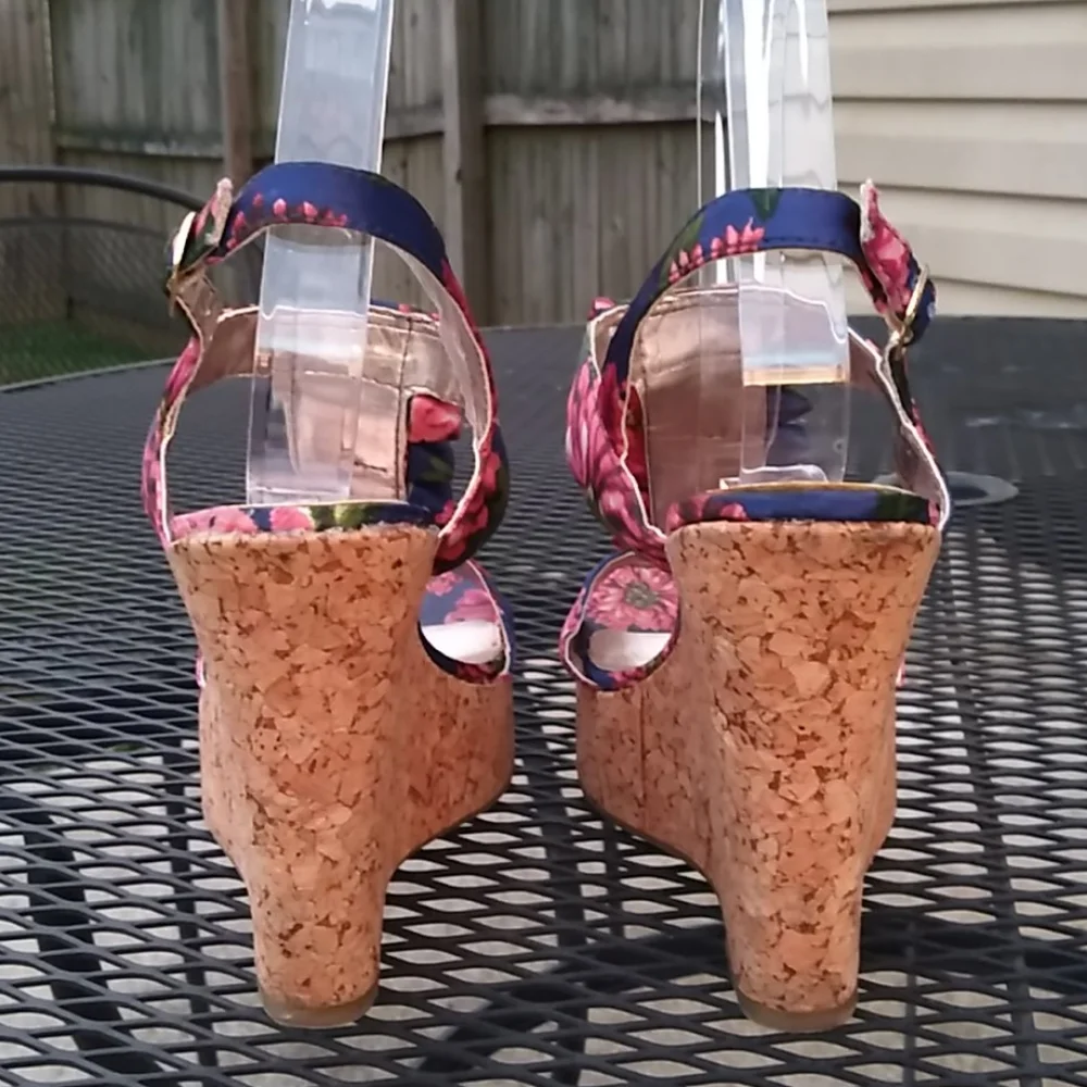 Steve Madden floral cork